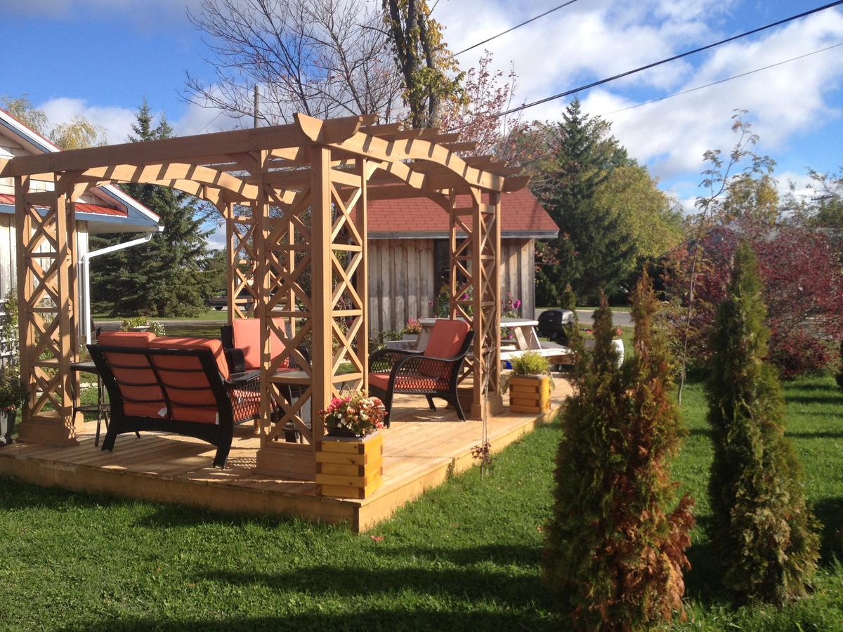 My Friends Inn Manitoulin Manitowaning Экстерьер фото