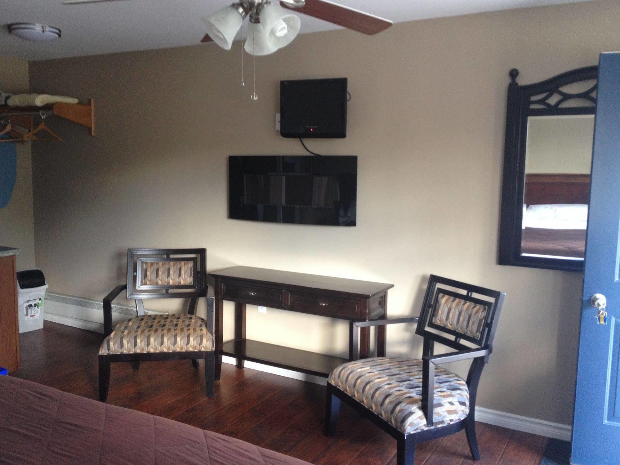 My Friends Inn Manitoulin Manitowaning Экстерьер фото