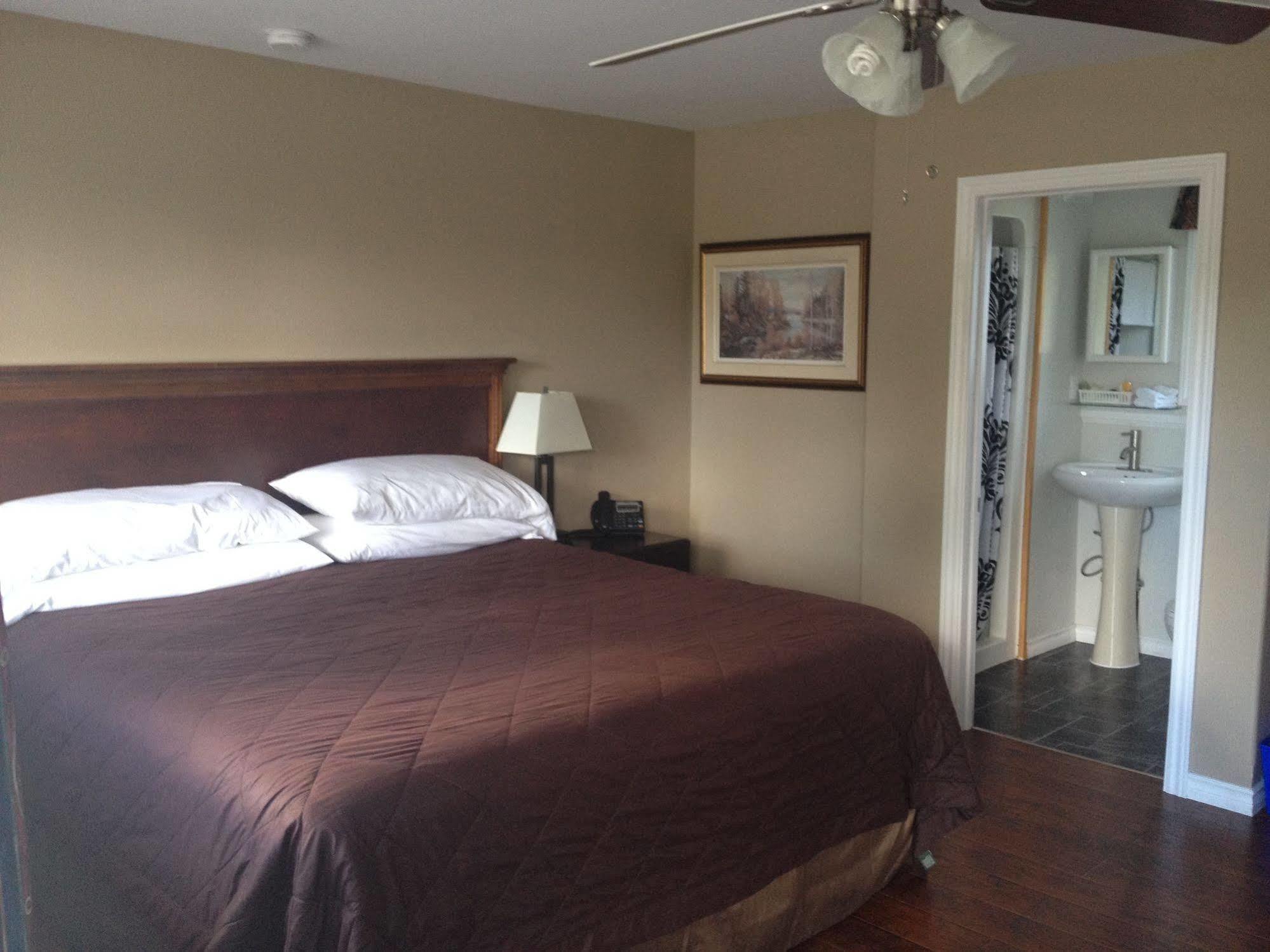 My Friends Inn Manitoulin Manitowaning Экстерьер фото