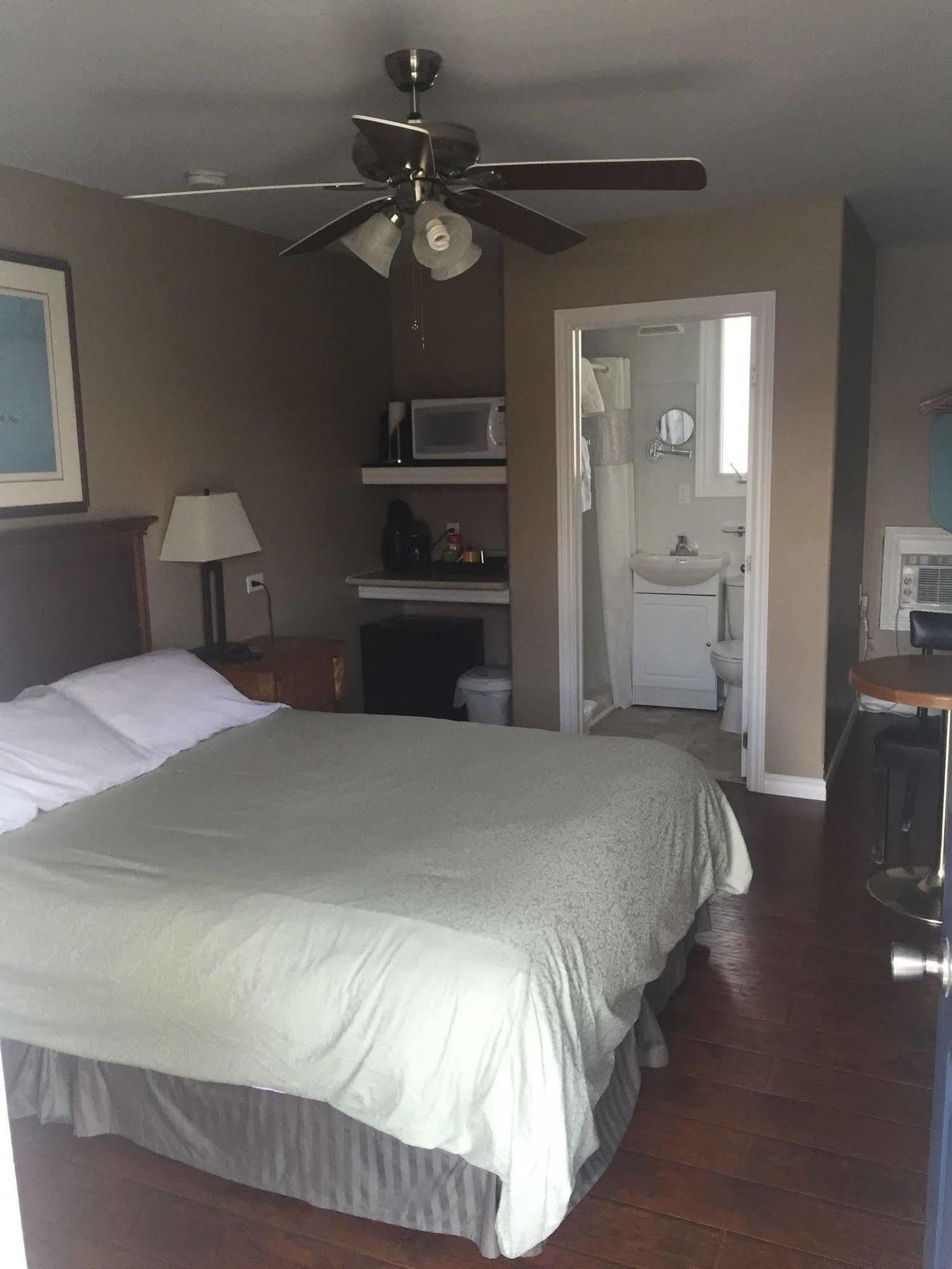 My Friends Inn Manitoulin Manitowaning Экстерьер фото